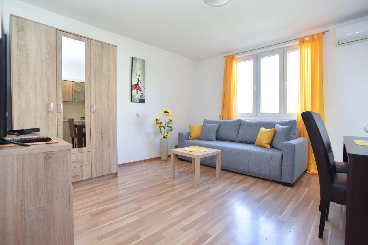 Apartment Near Old Town Budva Exterior foto